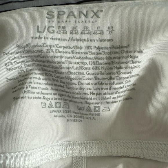 Spanx Get Moving Running Shorts White UPF 50 Size Large. - Picture 5 of 5